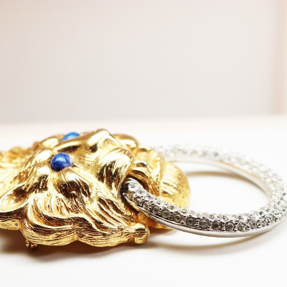 RARE! Kenneth Lane Lion's Head Doorknocker Brooch - Picture 8 of 13